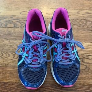 ASICS tennis shoes